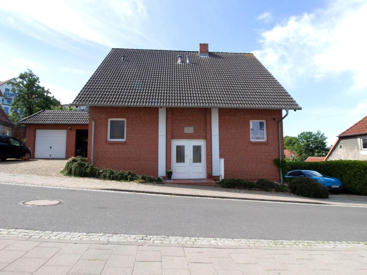 Grosszuegige Ferienwohnung Im Haus "Anno 2000" Bergen Auf Rugen Exterior photo